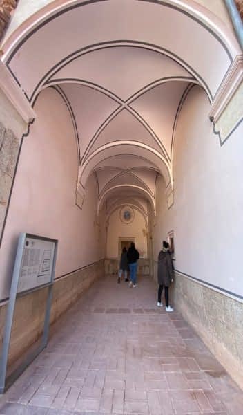Fotos do monastério. O claustro.
