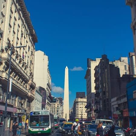 Foto do obelisco em Buenos Aires, Argentina.