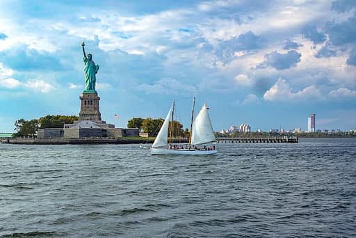 Vista da Estatua da Liberdade do ferry.