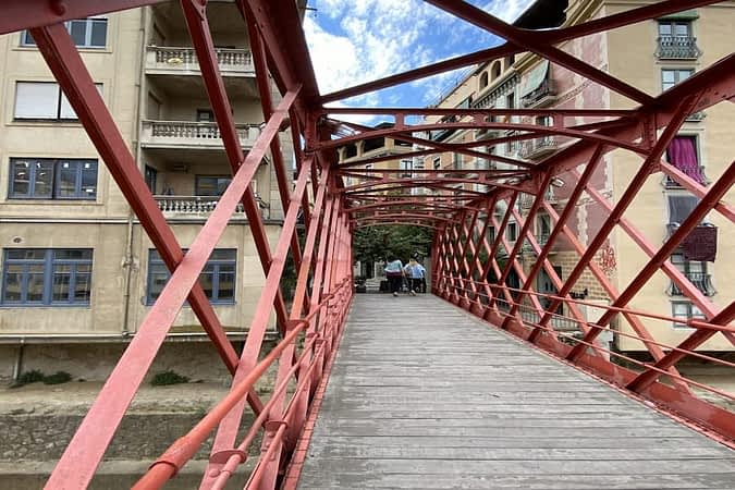 Foto da ponte de Ferro em Girona.