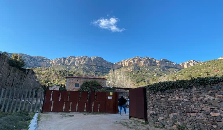 Foto do monte chegando em Cartoixa d'Escaladei, emTarragona.