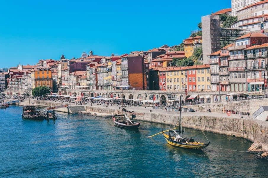 Tem trabalho remoto e quer viver em Portugal?